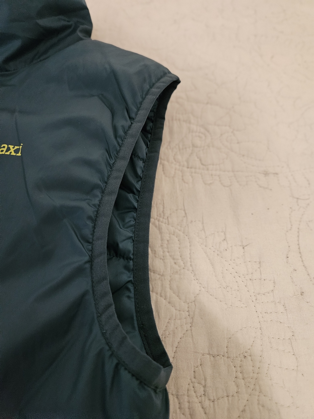 Cotopaxi Teca Calido Insulated Vest - Large **Reversible** - Picture 4 of 6